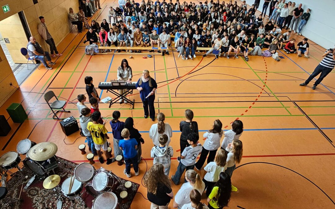 Schülervollversammlung zum Schuljahresabschluss und zur Ehrung