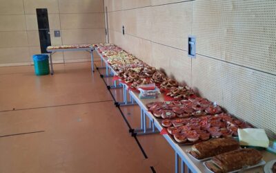 Schülerinnen und Schüler der 8. und 9. Klassen bewirten 140 Teilnehmer einer Fortbildung