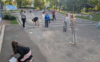 Mathe mal anders: Die 5. Klassen verwandeln den Pausenhof in eine Rechenarena
